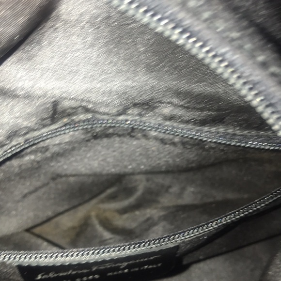 AUTHENTIC SALVATORE FERRAGAMO BLACK SHOULDER BAG - Picture 11 of 16